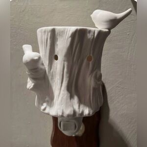 Retired Scentsy Plug-In Warmer - White Ceramic Birds & Log